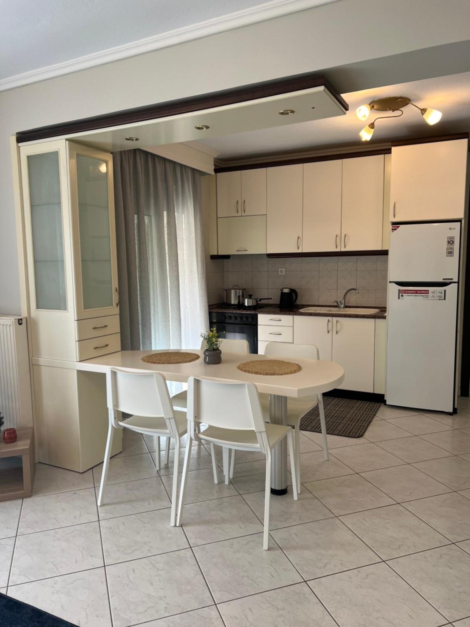 Parma'S Pool Apartment Peraia  Bagian luar foto