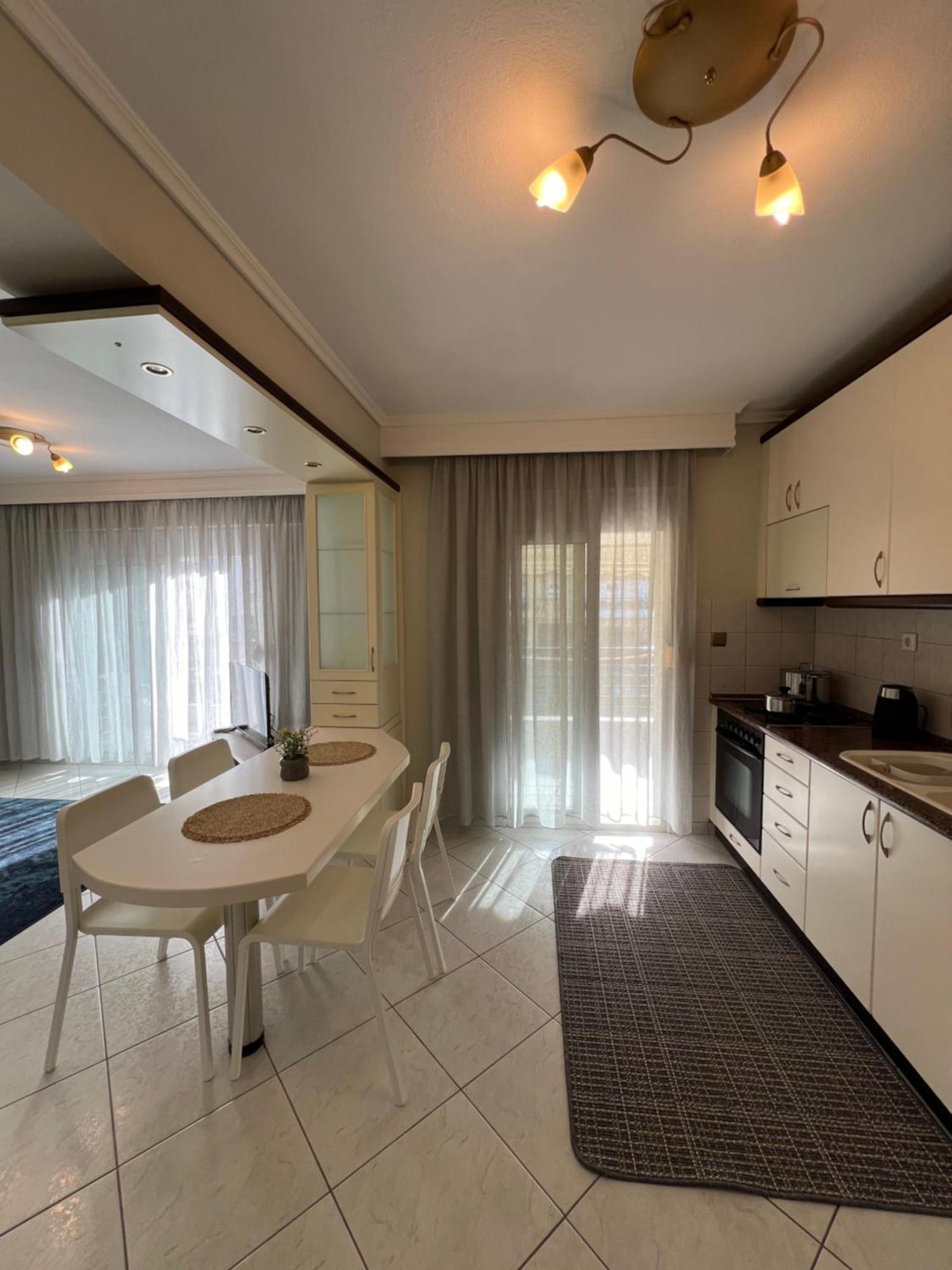 Parma'S Pool Apartment Peraia  Bagian luar foto